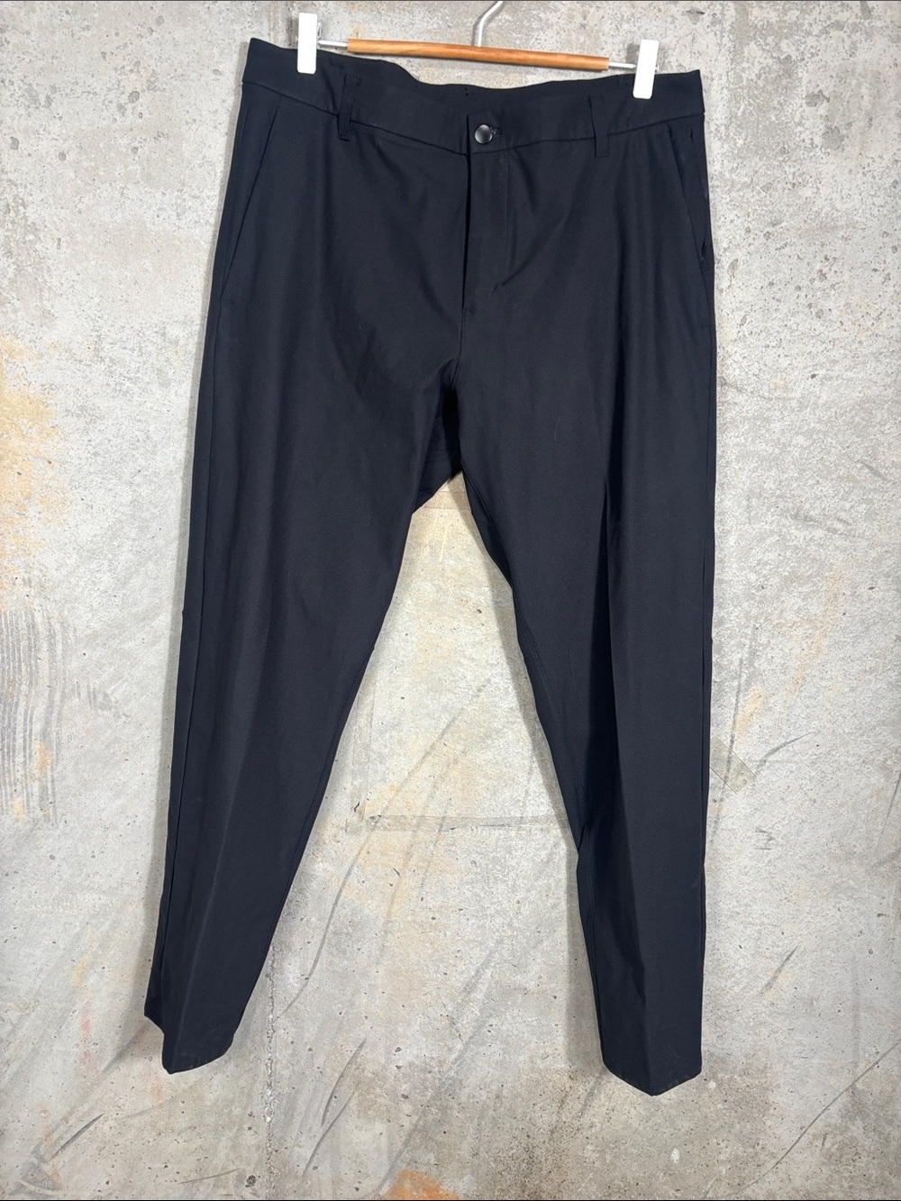 Lululemon Mens Black Pants RN# 106259 Sz36 X 31 Pants w/belt loops and pockets